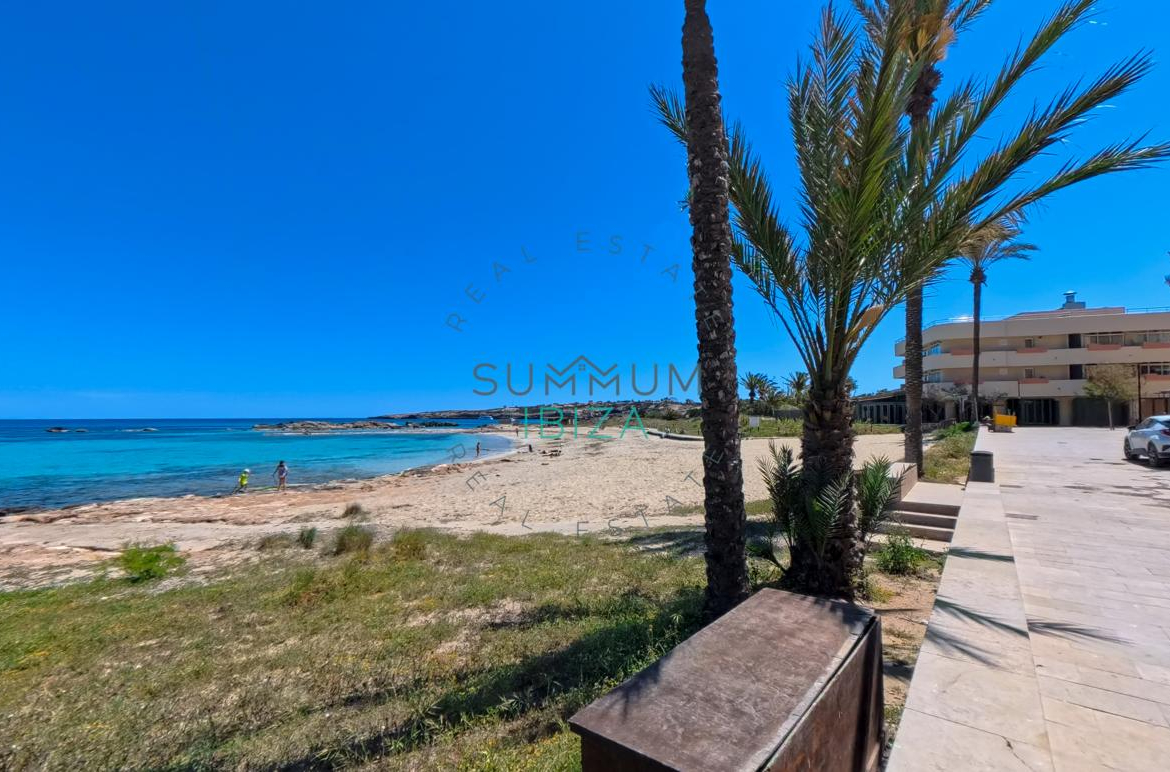 Formentera: Estudio acogedor con terraza en Es Pujols
