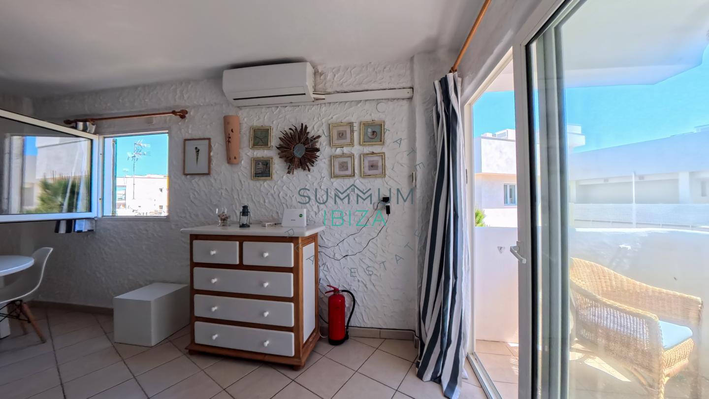 4262835-7793d22d Piso junto al mar con Licencia Turística. Formentera.
