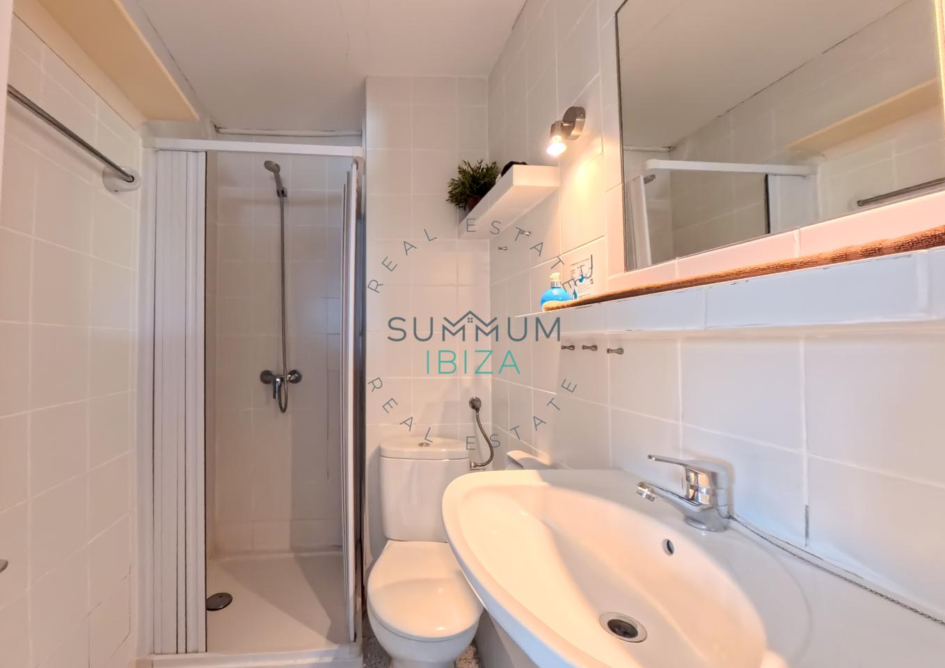 4262835-e97d8537 Piso junto al mar con Licencia Turística. Formentera.