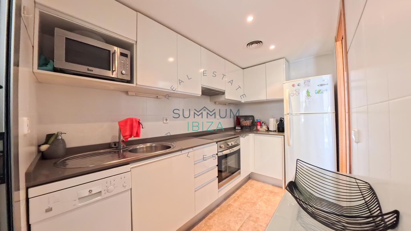 4267216-0281a636 Piso 2 habitaciones, terraza y parking en Ibiza
