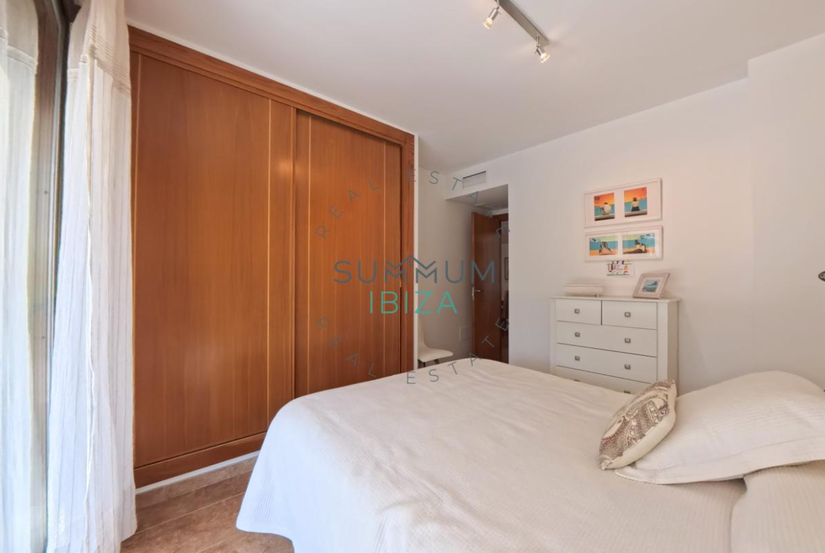 Piso 2 habitaciones, terraza y parking en Ibiza