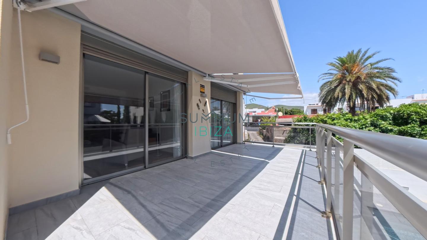 4267216-1da36180 Piso 2 habitaciones, terraza y parking en Ibiza