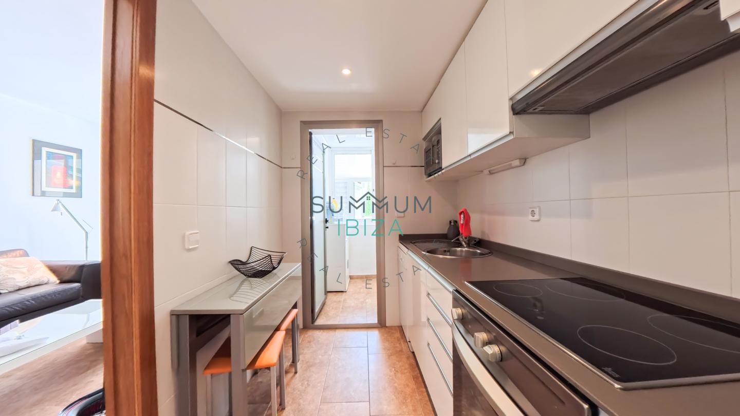 4267216-65630135 Piso 2 habitaciones, terraza y parking en Ibiza