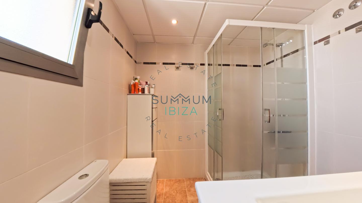 4267216-77986217 Piso 2 habitaciones, terraza y parking en Ibiza