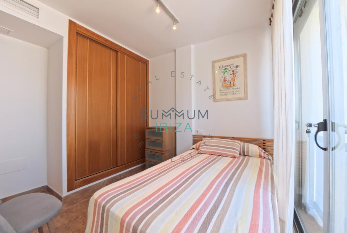 Piso 2 habitaciones, terraza y parking en Ibiza