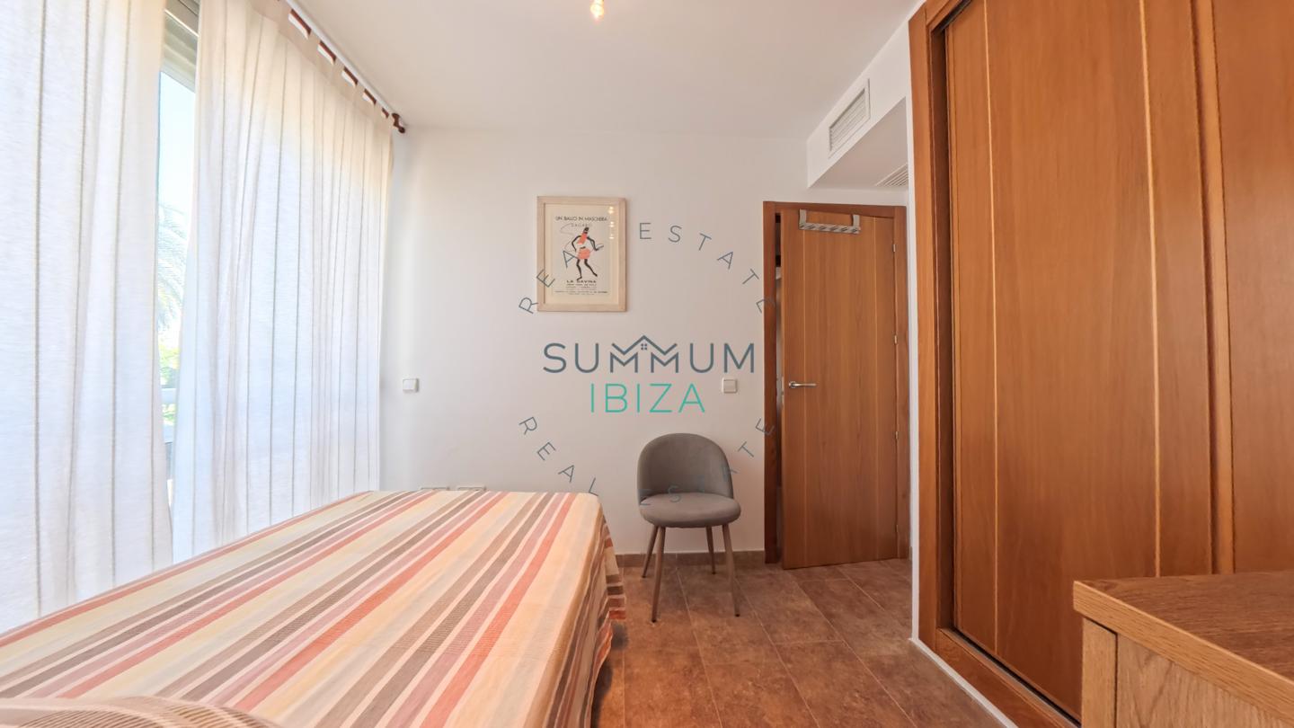 4267216-c5422b37 Piso 2 habitaciones, terraza y parking en Ibiza