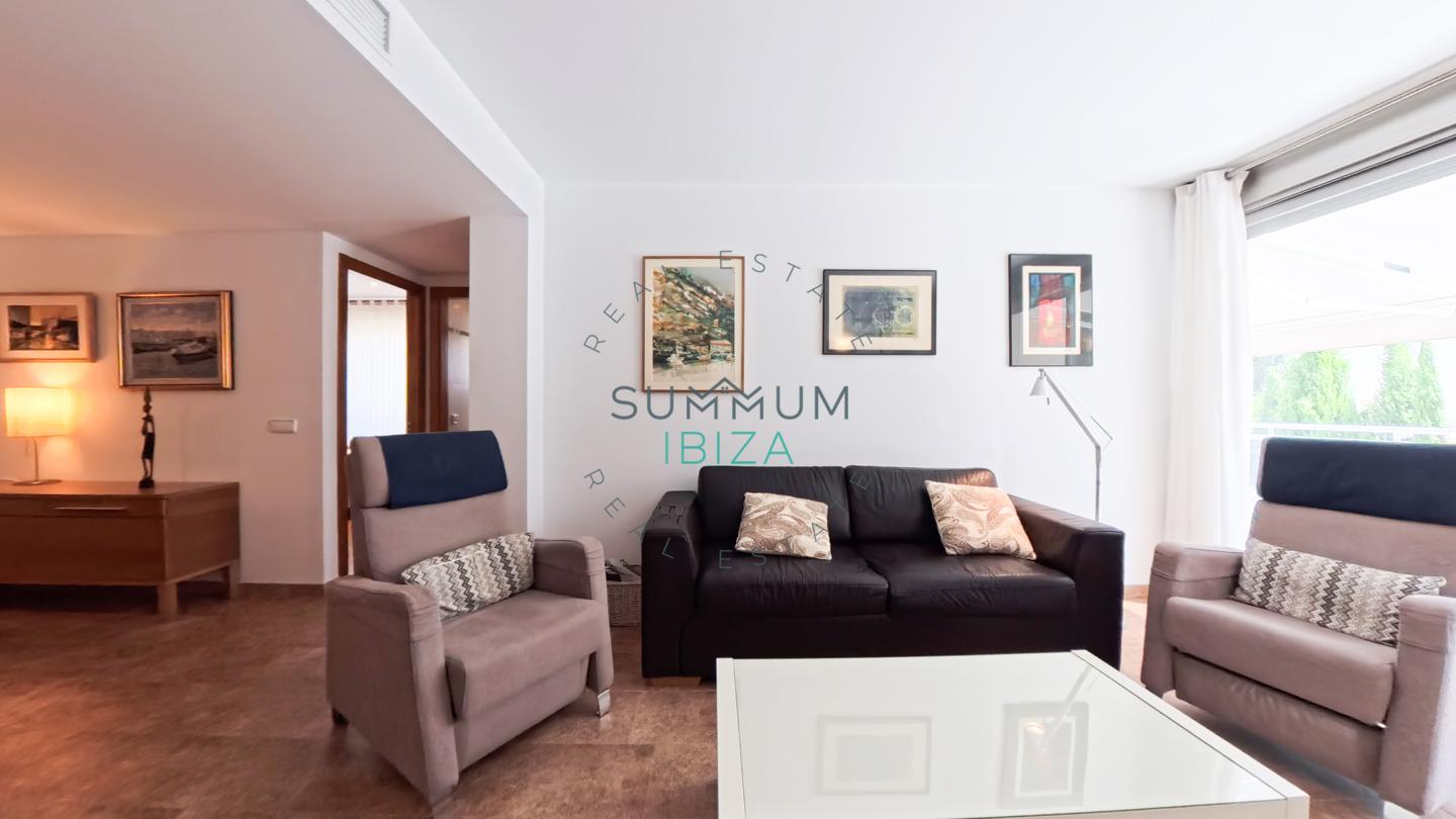 4267216-cfb5a275 Piso 2 habitaciones, terraza y parking en Ibiza