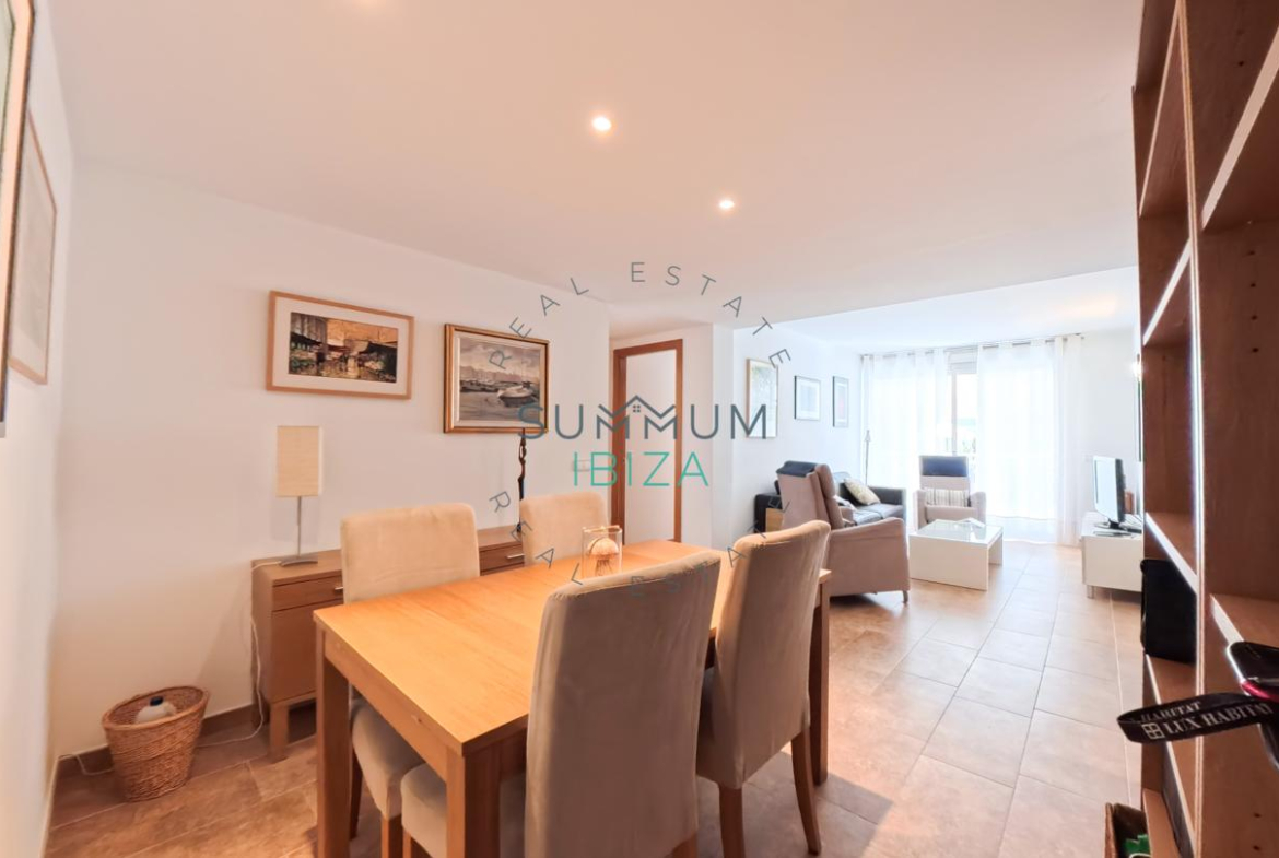 Piso 2 habitaciones, terraza y parking en Ibiza