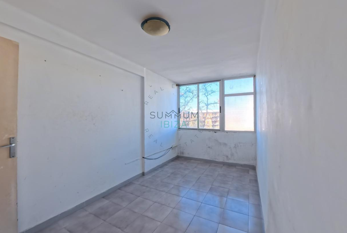 Inversores: Piso 2 habitaciones con para reformar en Es Vivé