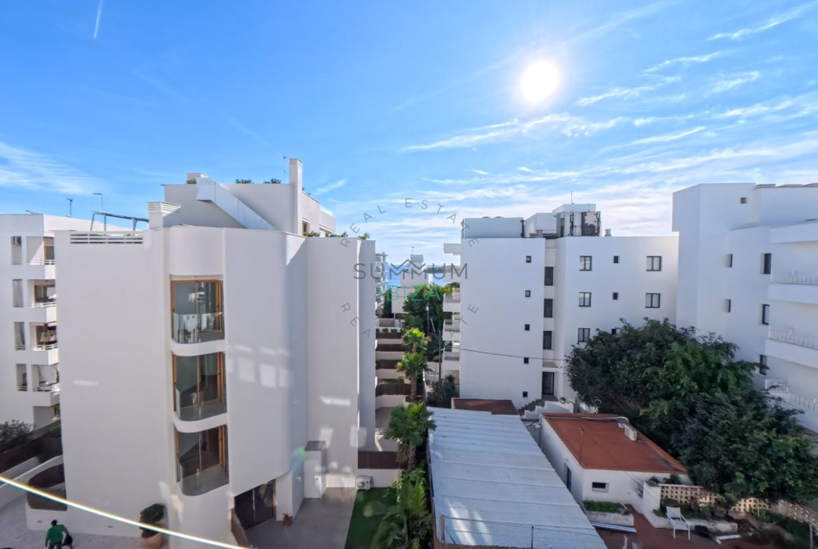 Inversores: Piso 2 habitaciones con para reformar en Es Vivé