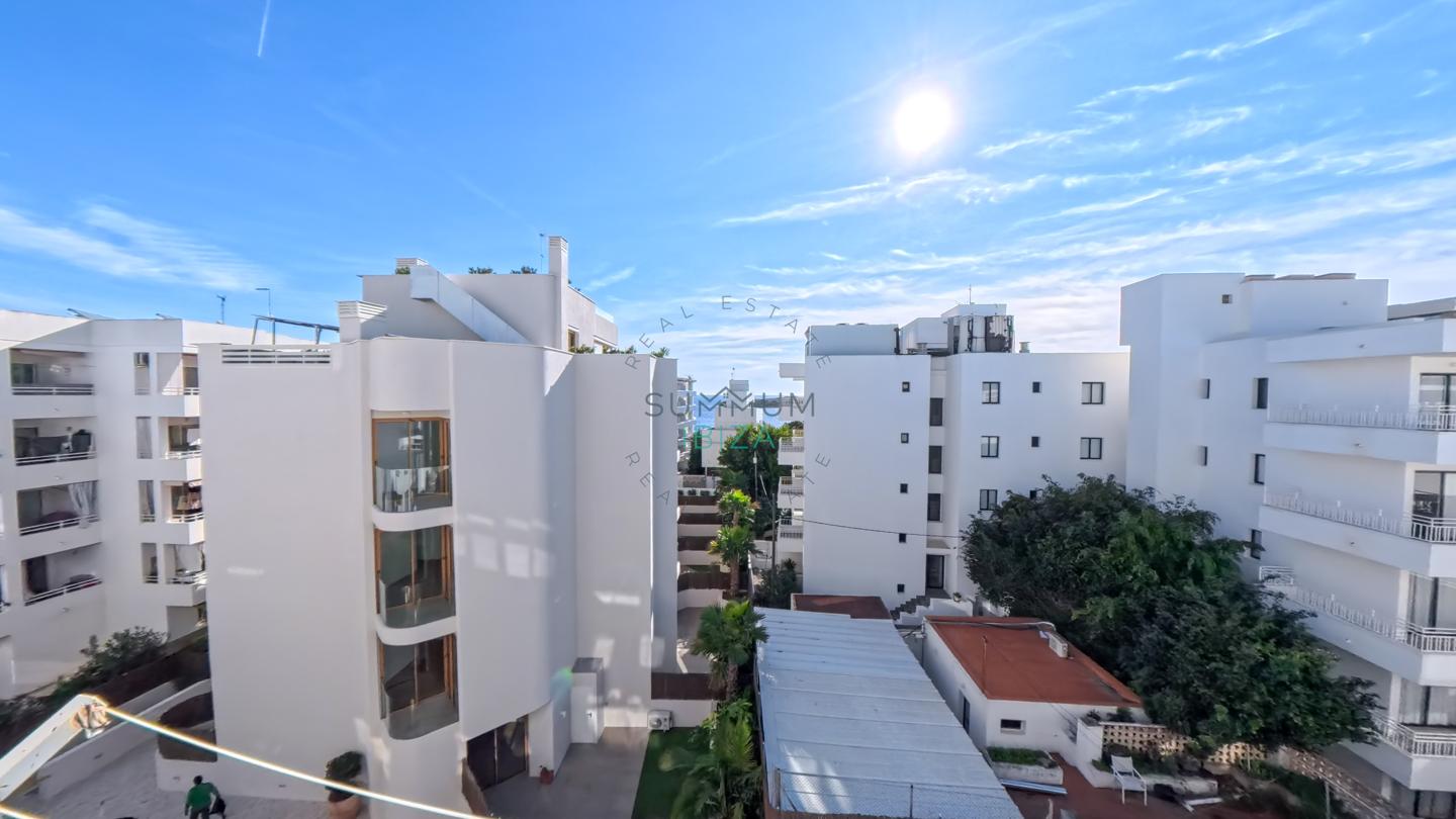 4191767-391c7e32 Inversores: Piso 2 habitaciones con para reformar en Es Vivé