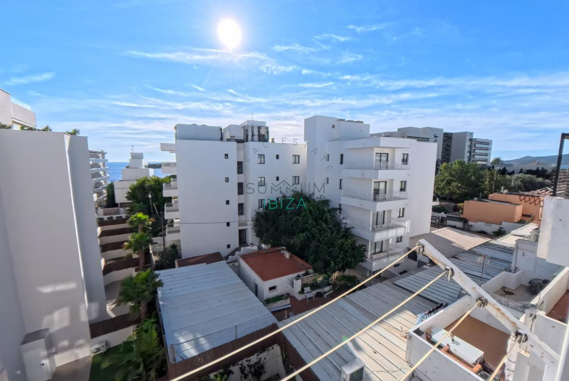 Inversores: Piso 2 habitaciones con para reformar en Es Vivé