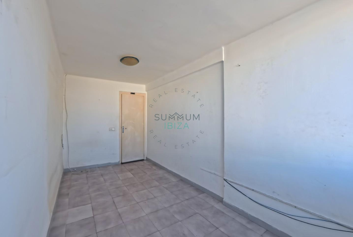 Inversores: Piso 2 habitaciones con para reformar en Es Vivé