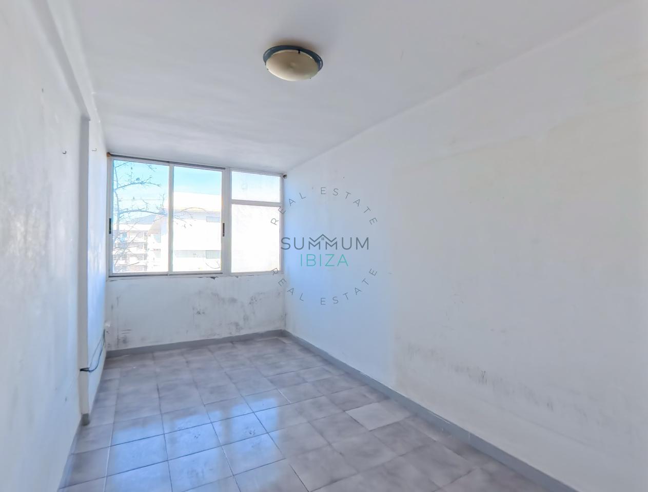 4191767-7b2fd130 Inversores: Piso 2 habitaciones con para reformar en Es Vivé