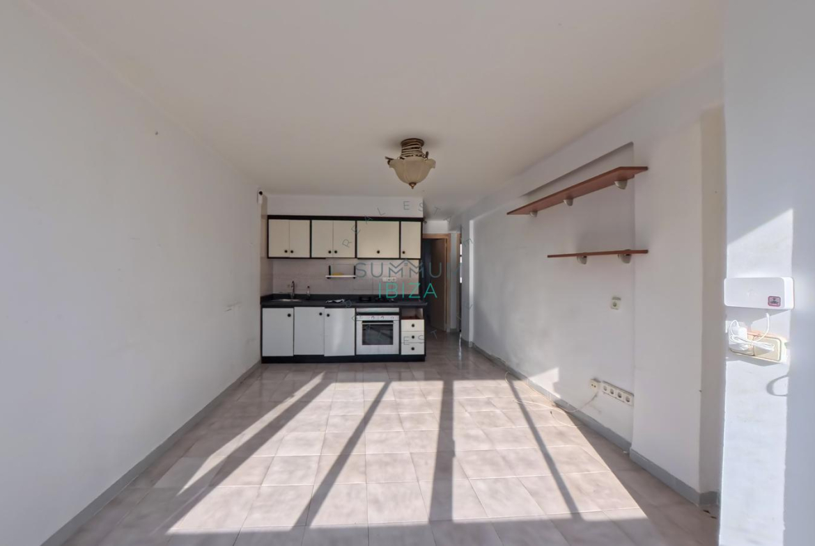 Inversores: Piso 2 habitaciones con para reformar en Es Vivé