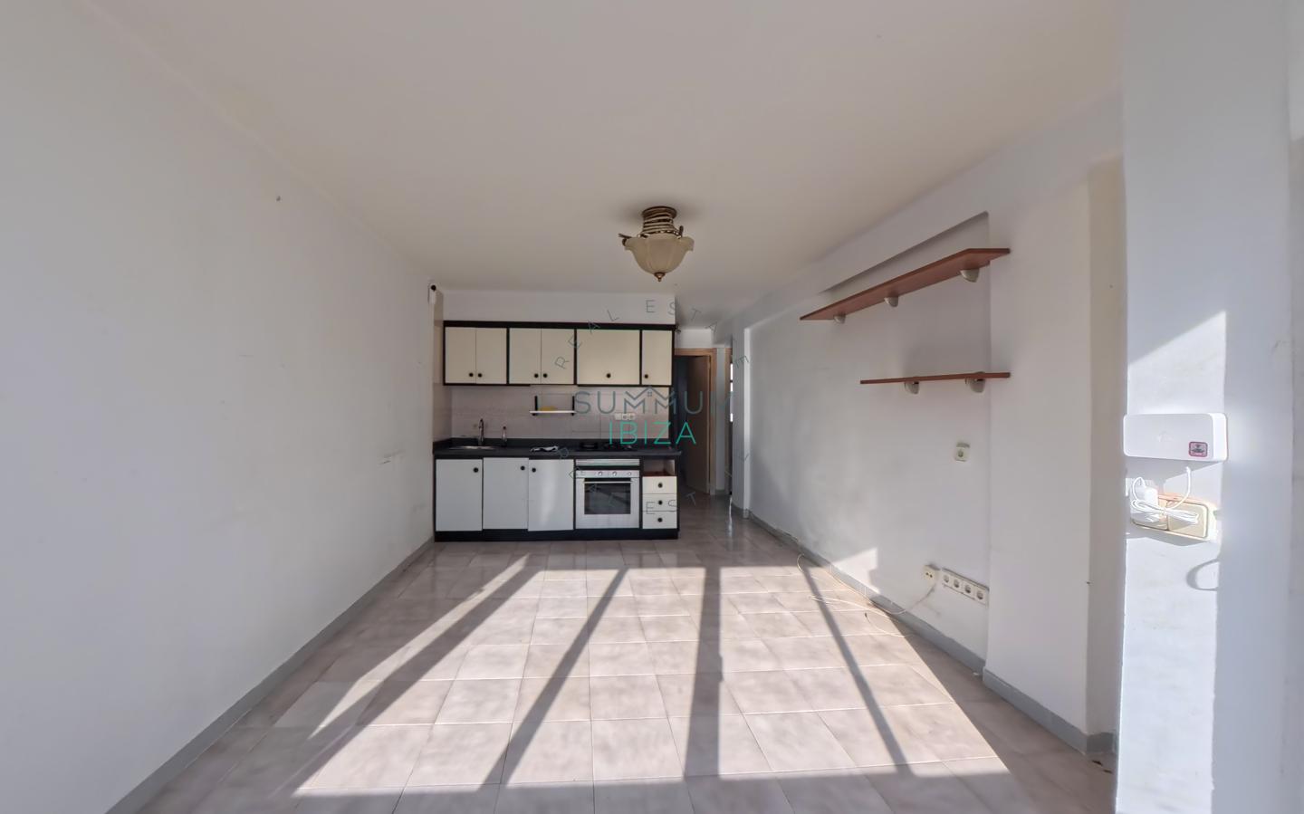 4191767-7b41fe3e Inversores: Piso 2 habitaciones con para reformar en Es Vivé