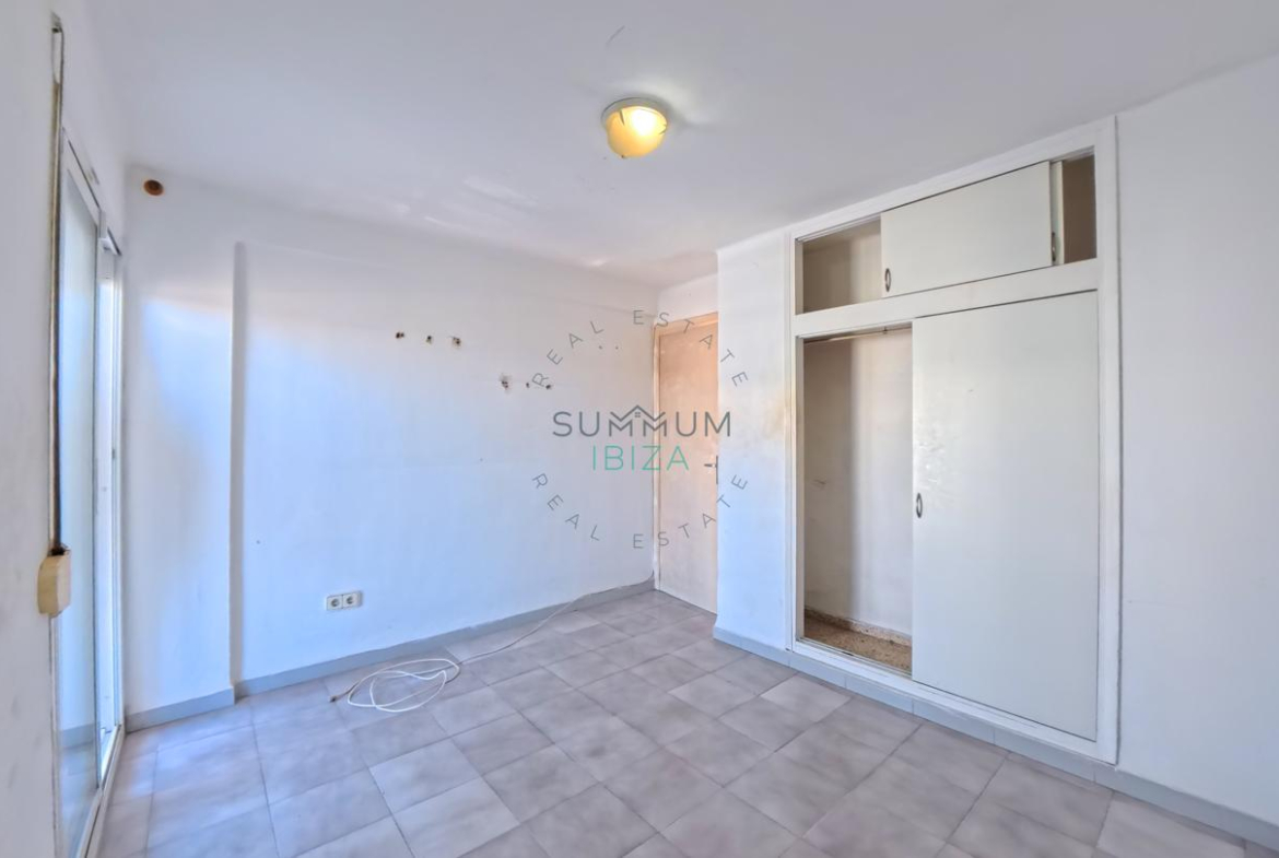 Inversores: Piso 2 habitaciones con para reformar en Es Vivé