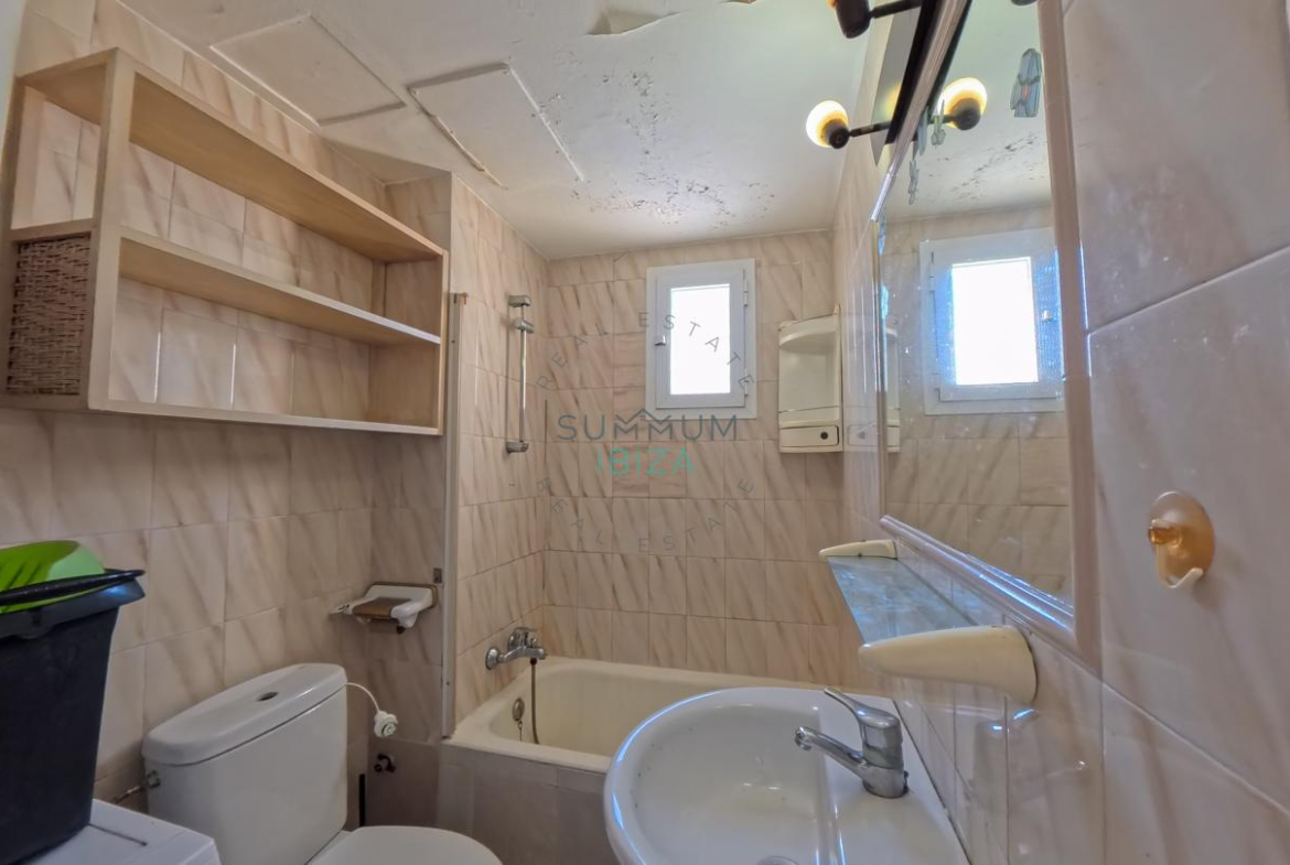 Inversores: Piso 2 habitaciones con para reformar en Es Vivé
