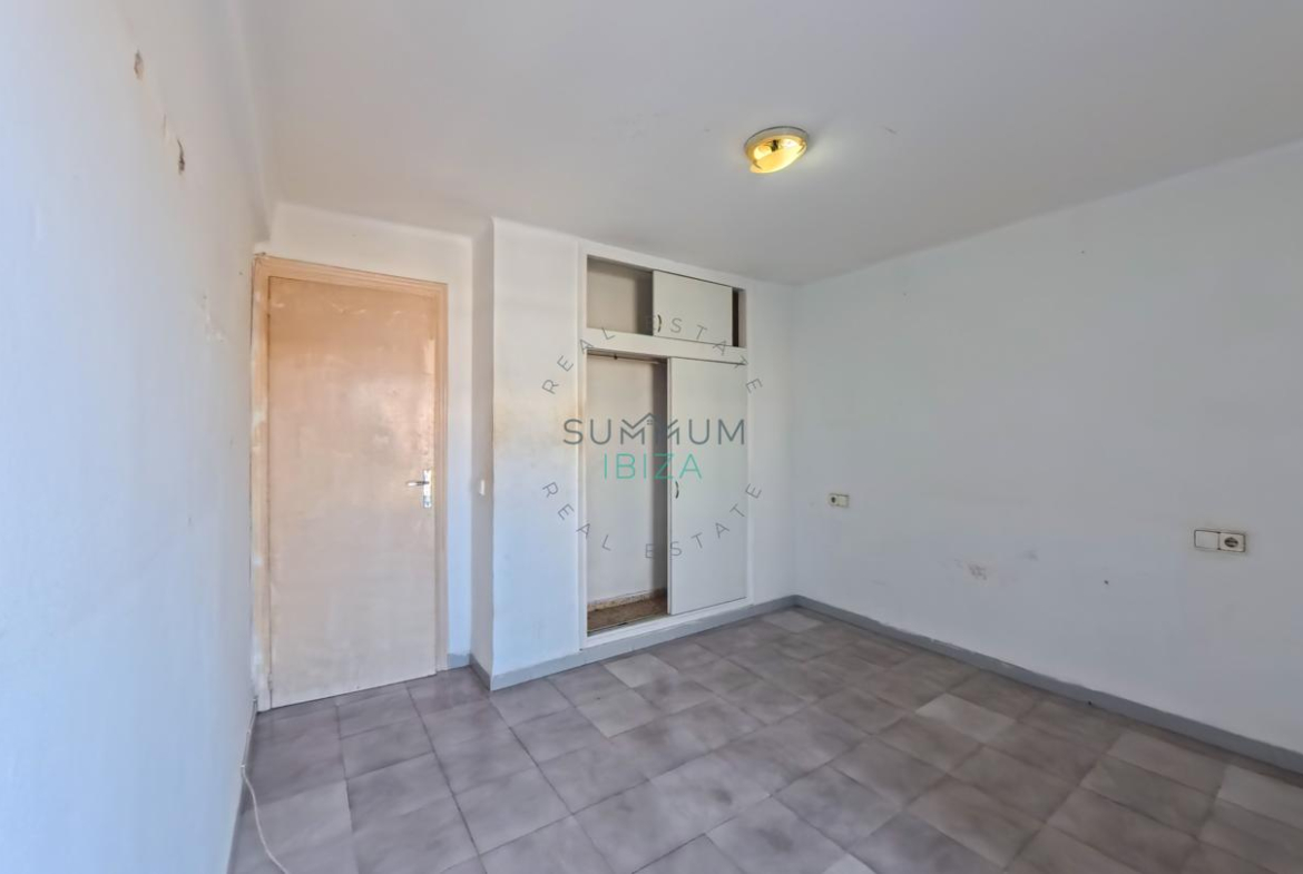 Inversores: Piso 2 habitaciones con para reformar en Es Vivé