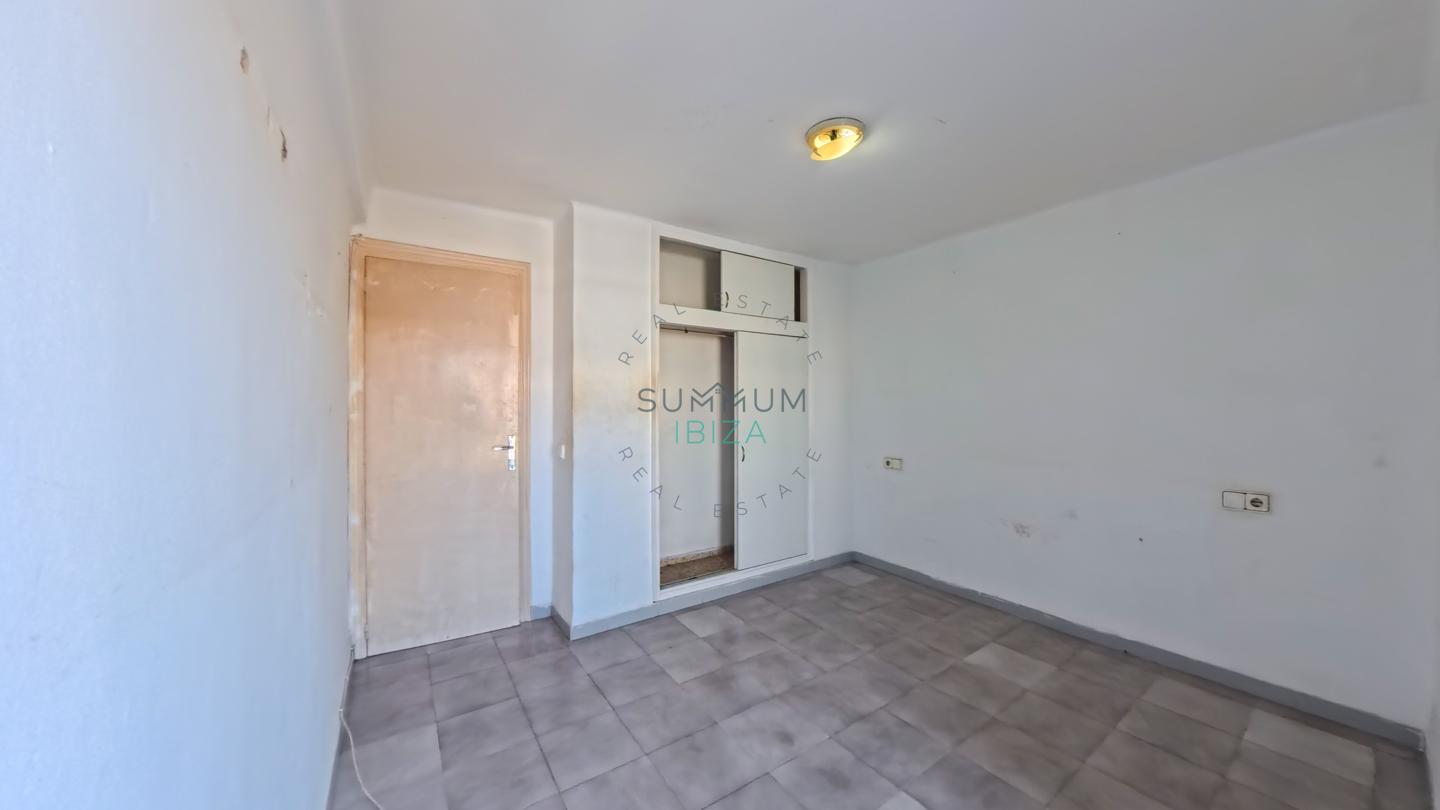 4191767-c8f582f7 Inversores: Piso 2 habitaciones con para reformar en Es Vivé