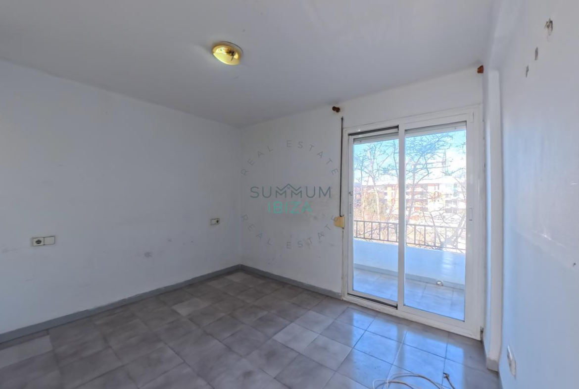 Inversores: Piso 2 habitaciones con para reformar en Es Vivé