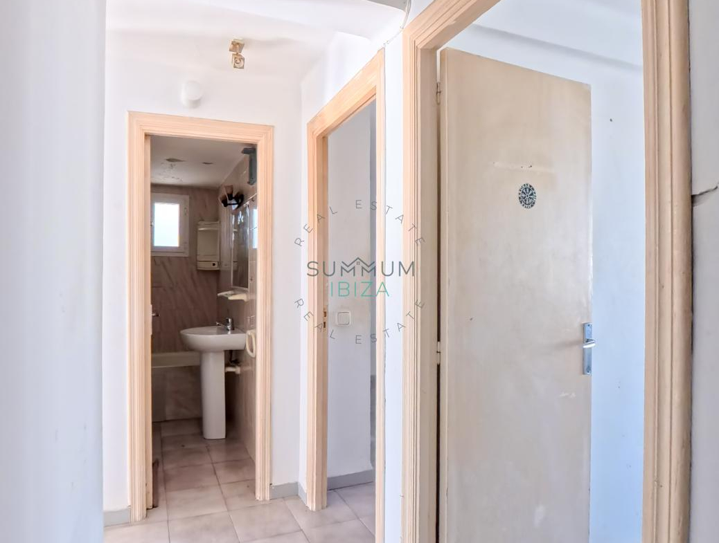 Inversores: Piso 2 habitaciones con para reformar en Es Vivé