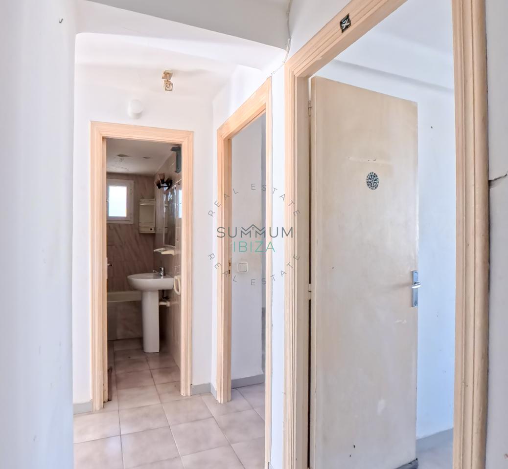 4191767-d9efdae7 Inversores: Piso 2 habitaciones con para reformar en Es Vivé