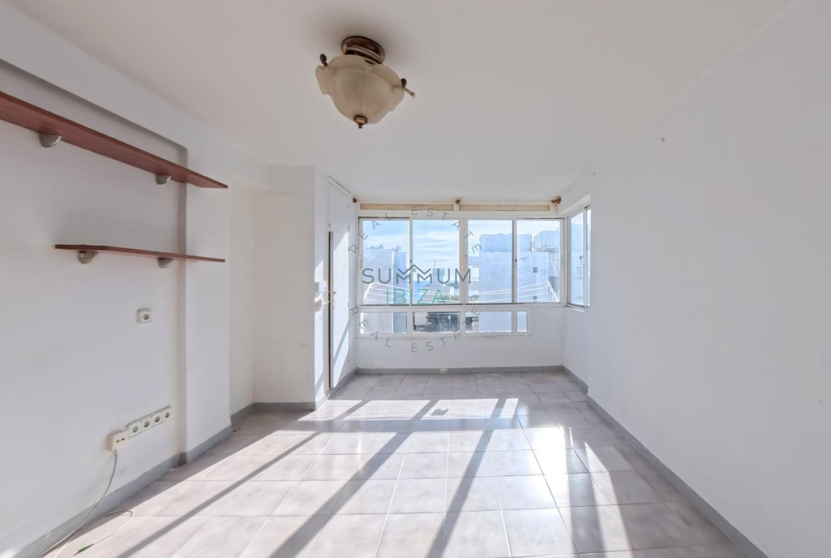Inversores: Piso 2 habitaciones con para reformar en Es Vivé