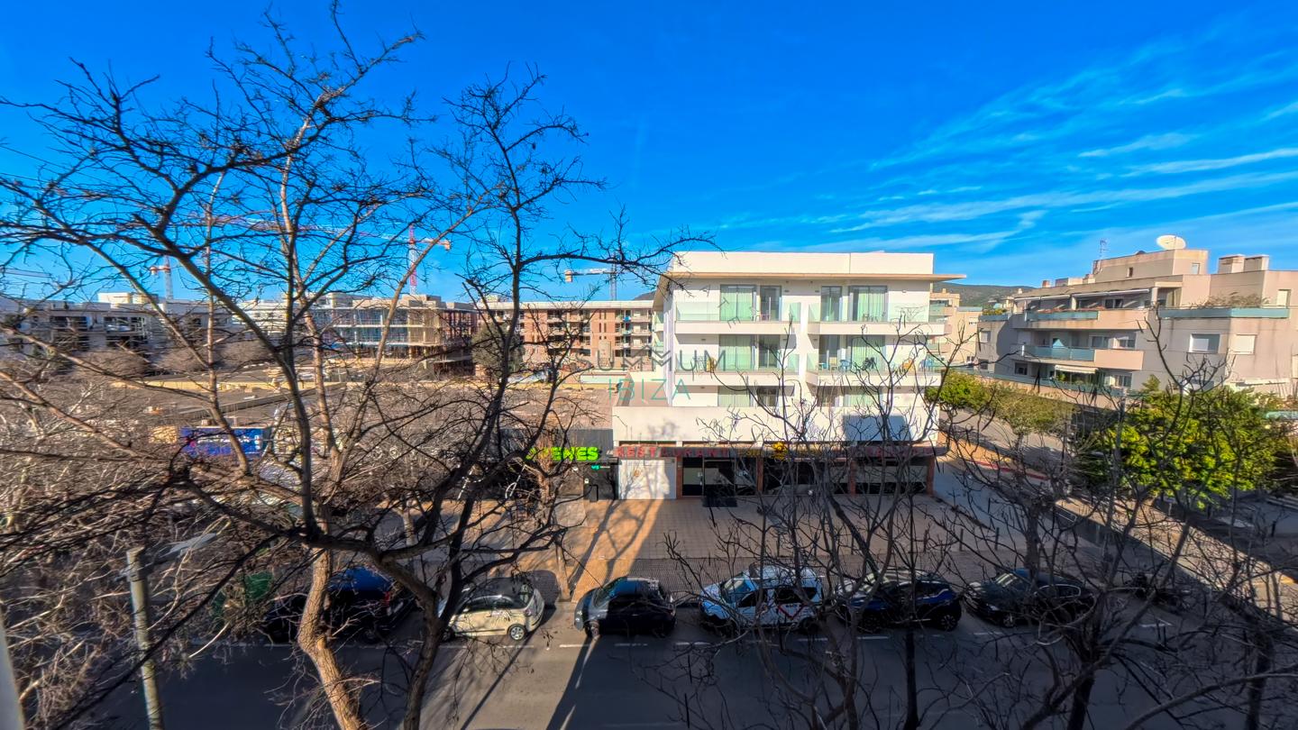 4191767-f4ef13eb Inversores: Piso 2 habitaciones con para reformar en Es Vivé