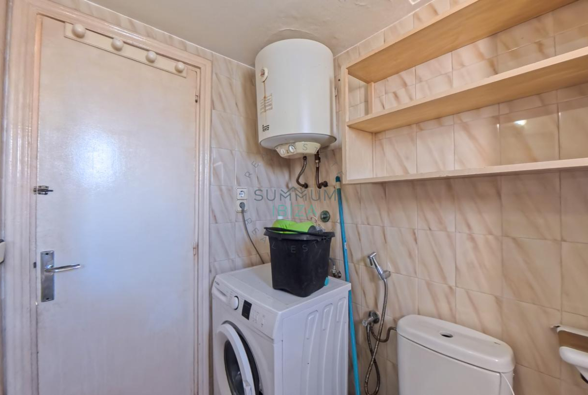 Inversores: Piso 2 habitaciones con para reformar en Es Vivé