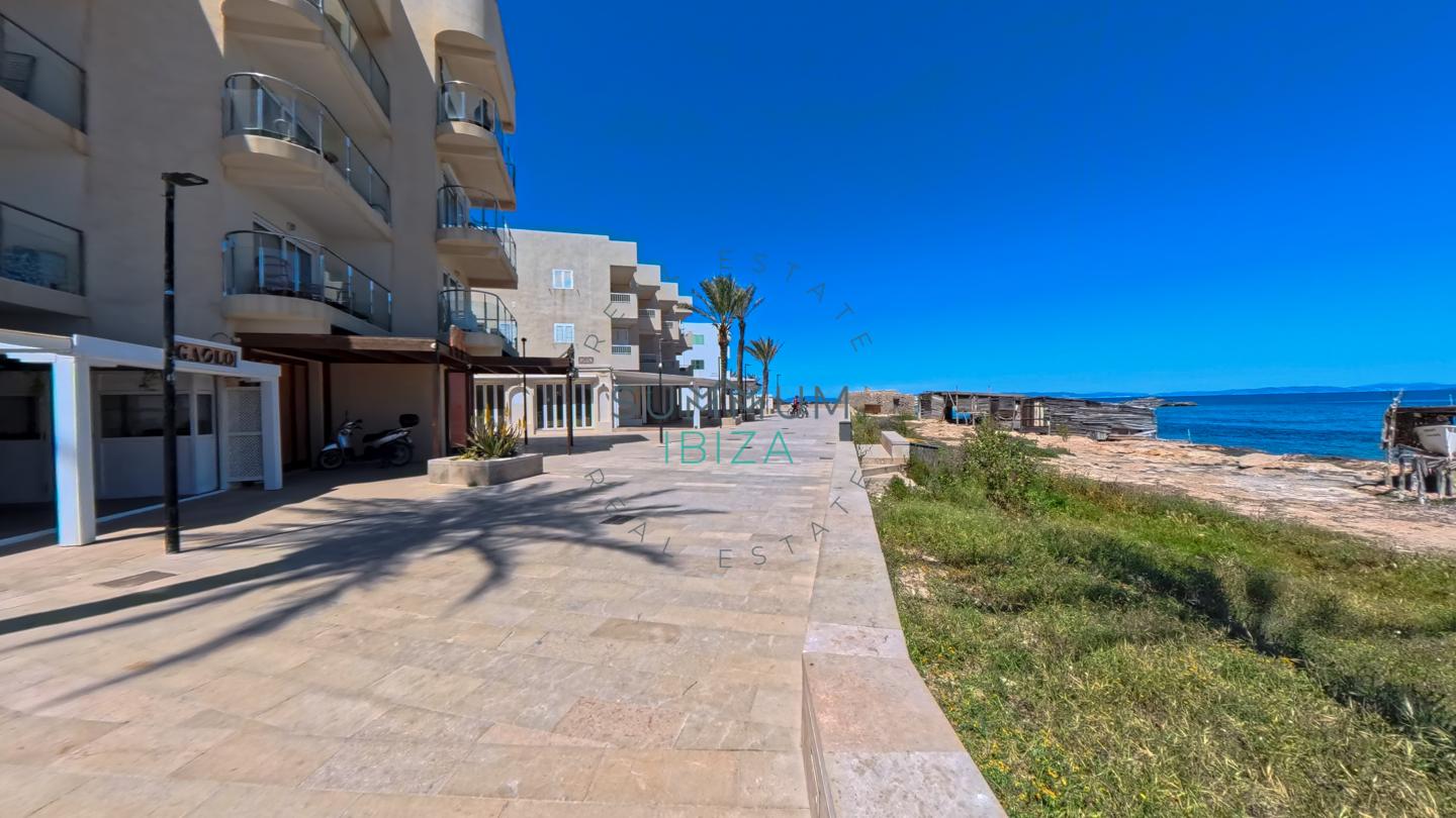 4262825-68763614 Piso con licencia turística en Es Pujols (Formentera)