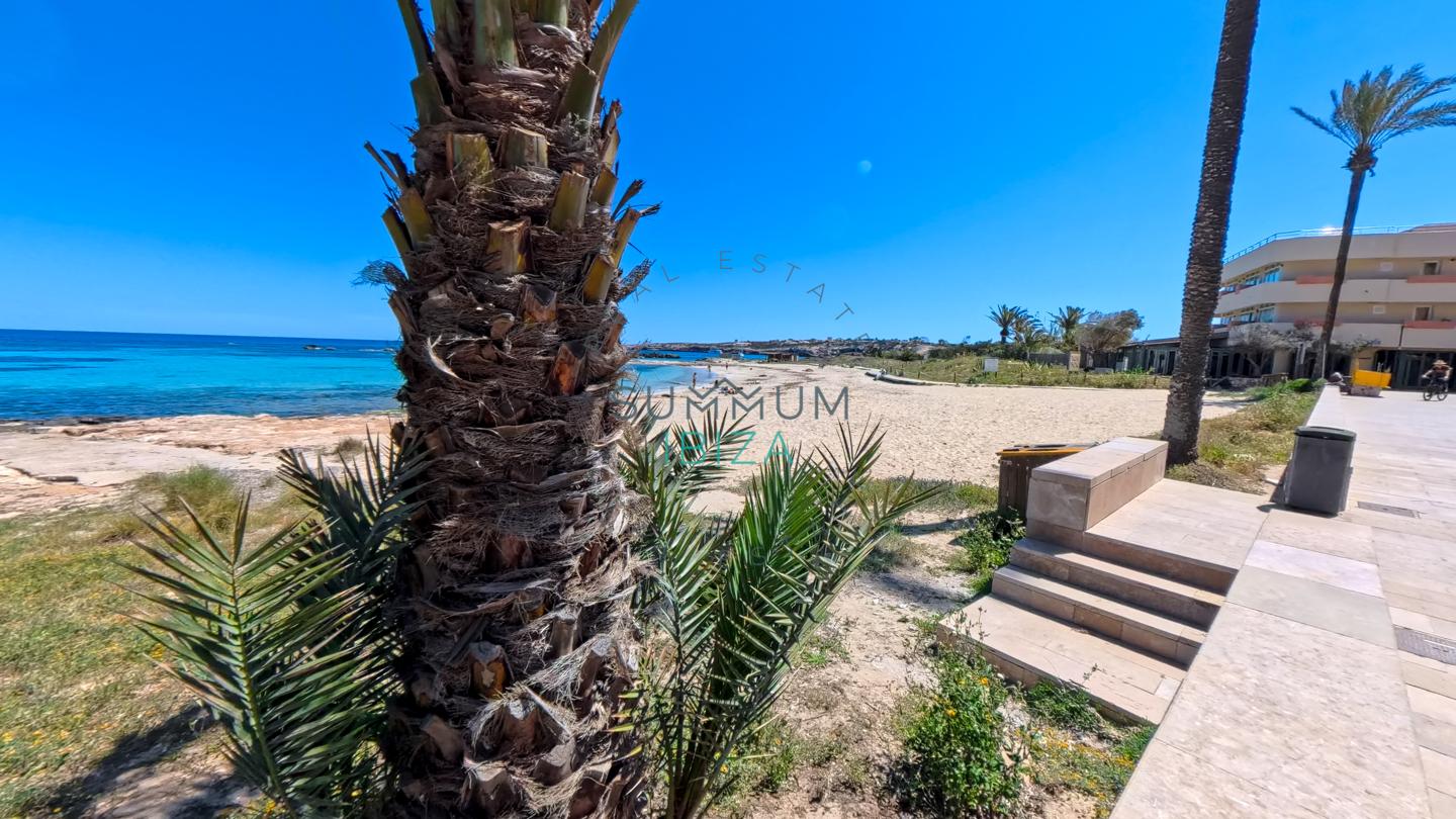 4262825-b8273f21 Piso con licencia turística en Es Pujols (Formentera)