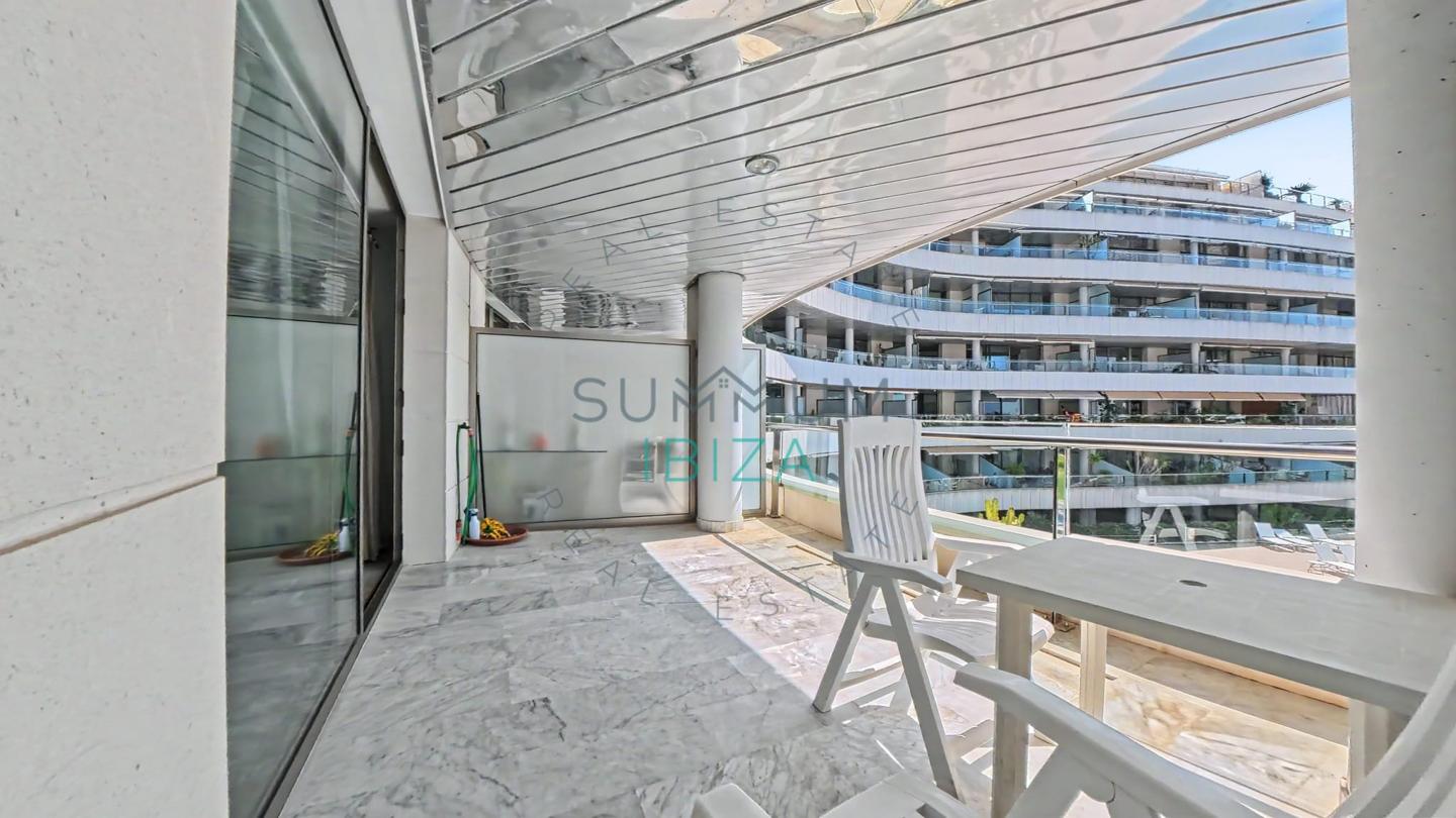 4276329-087bfdae Piso de 2 dormitorios con vistas al mar · Marina Botafoc
