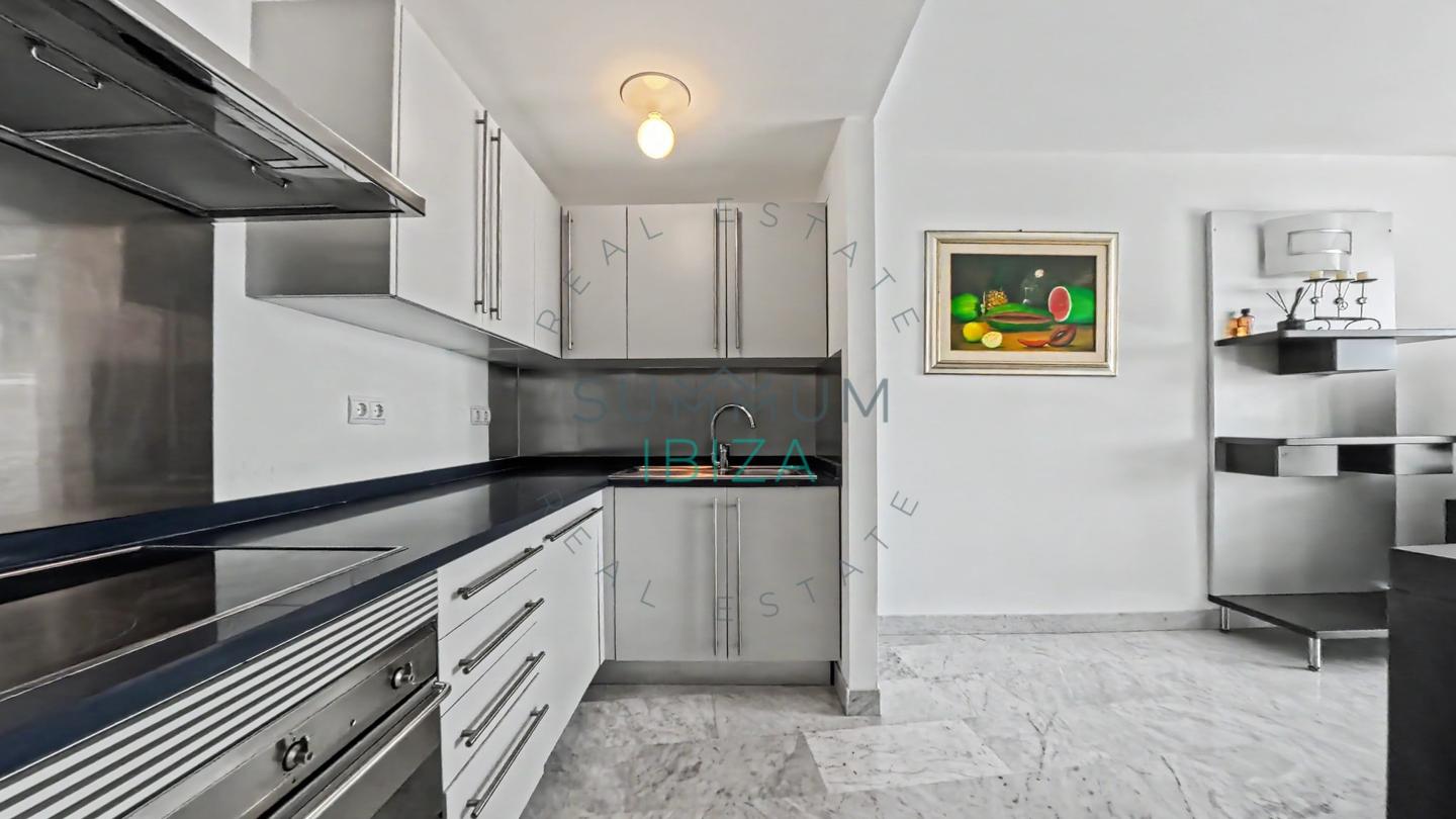 4276329-6d0fc8eb Piso de 2 dormitorios con vistas al mar · Marina Botafoc