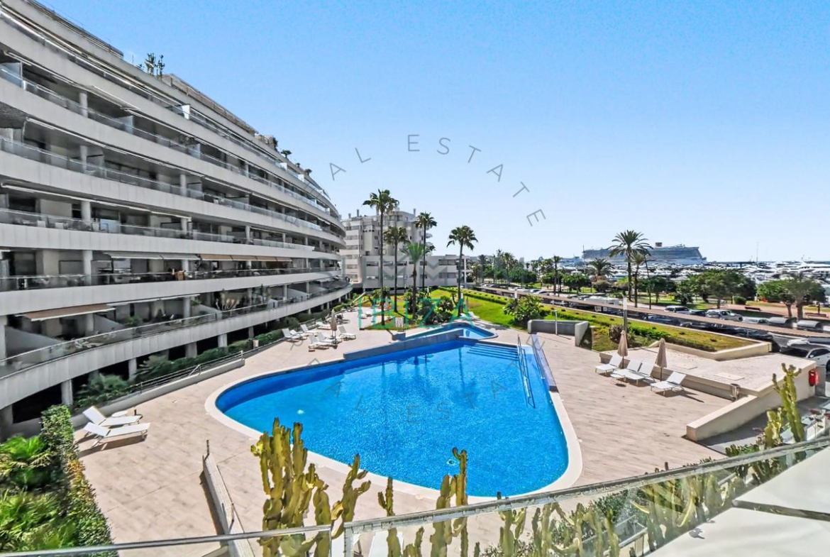 Piso de 2 dormitorios con vistas al mar · Marina Botafoc