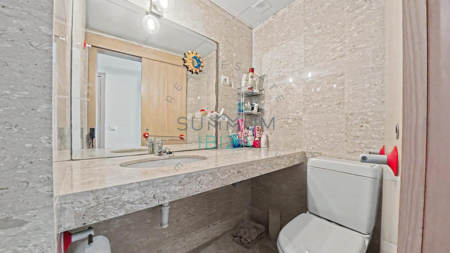 4276329-814f352b Piso de 2 dormitorios con vistas al mar · Marina Botafoc