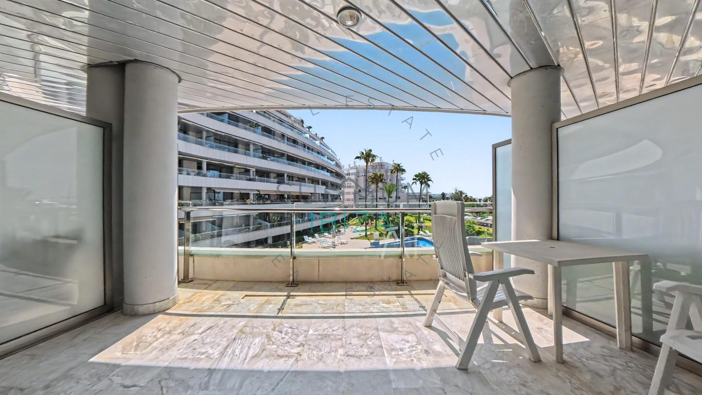 4276329-a30a6e3f Piso de 2 dormitorios con vistas al mar · Marina Botafoc