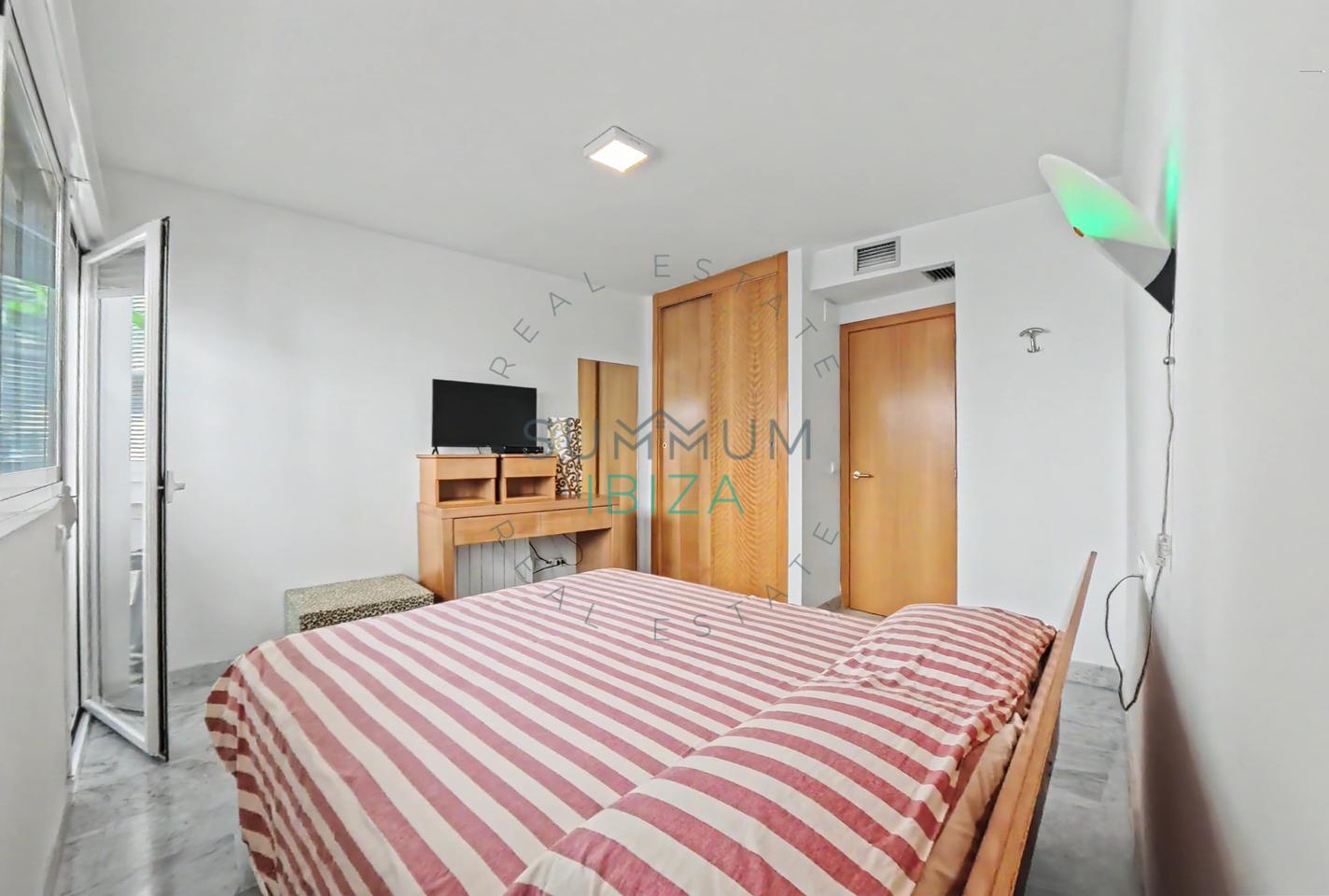 4276329-b077c3c8 Piso de 2 dormitorios con vistas al mar · Marina Botafoc