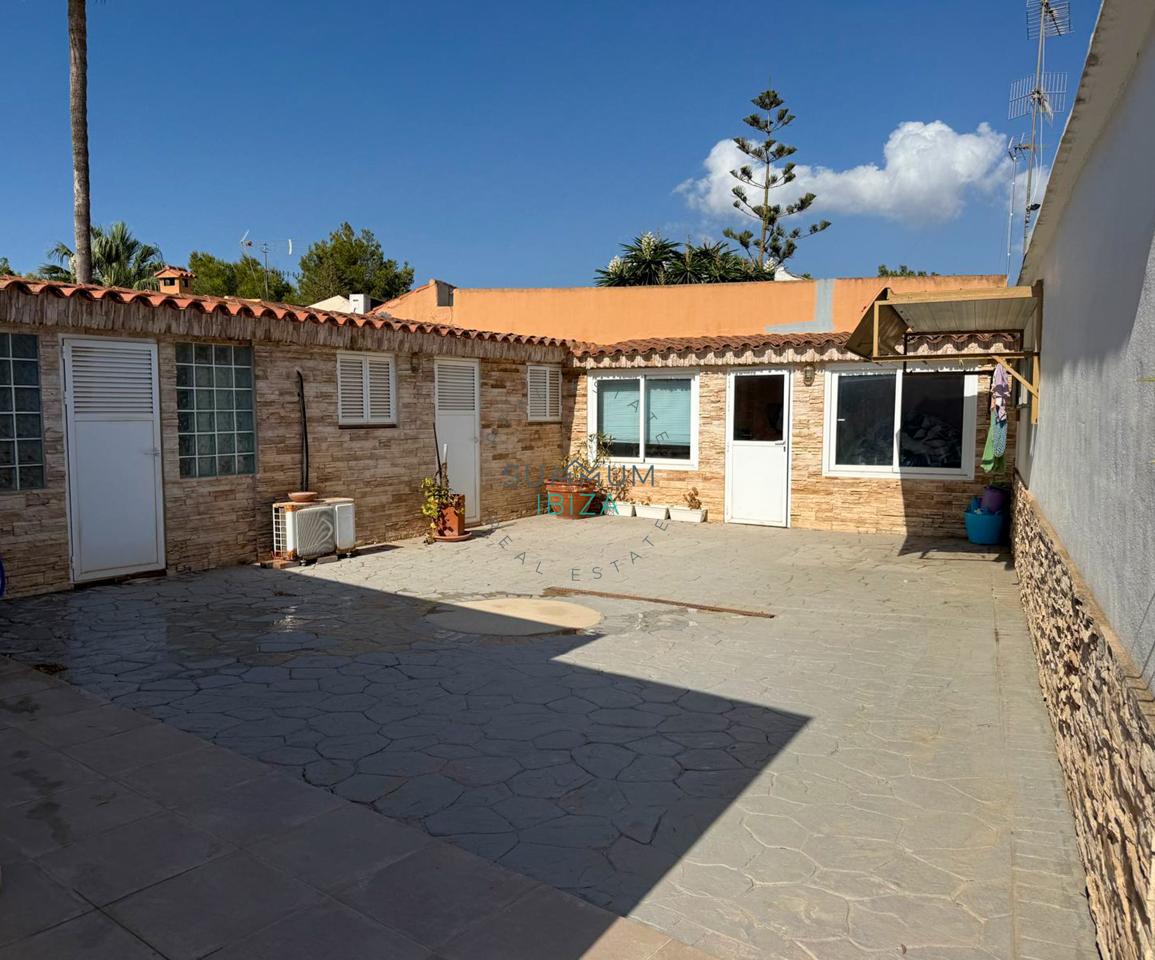 Bonita villa con Piscina cerca de Sant Jordi.