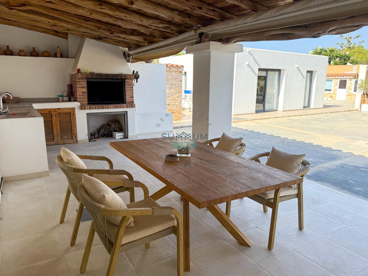 Bonita villa con Piscina cerca de Sant Jordi.