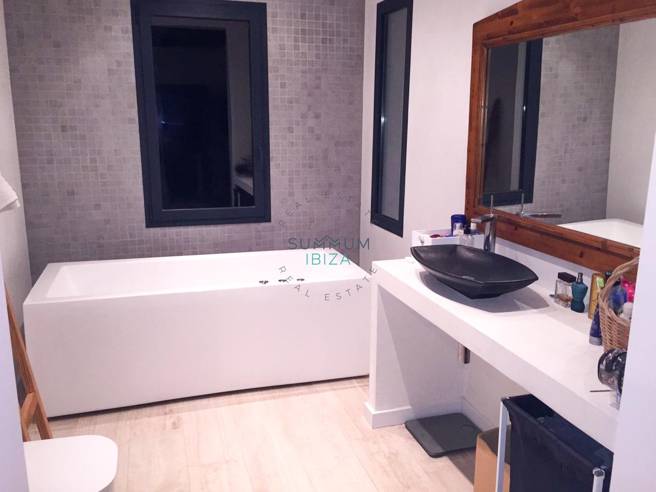 Bonita villa con Piscina cerca de Sant Jordi.