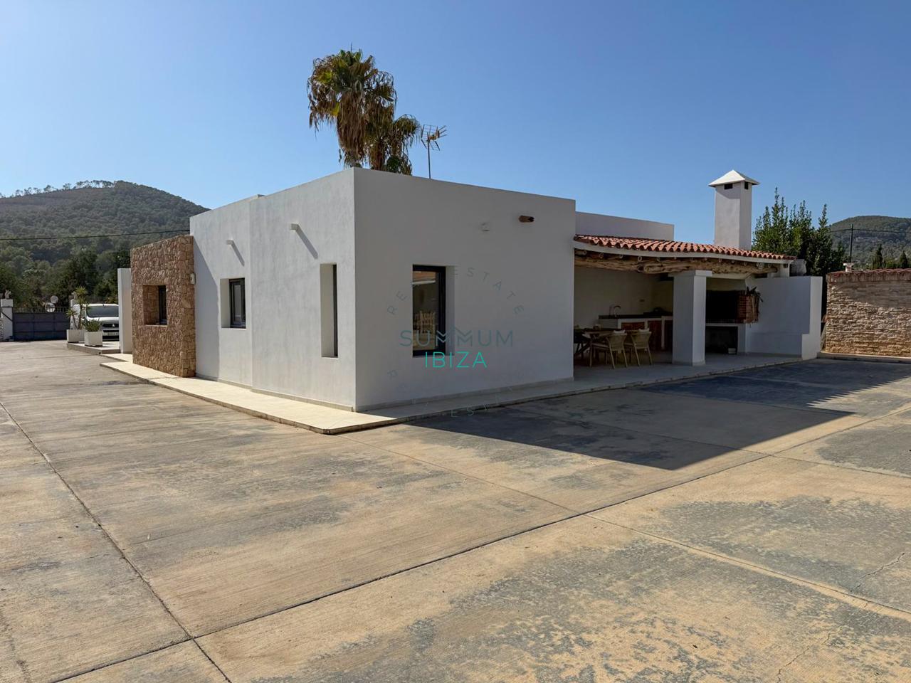 Bonita villa con Piscina cerca de Sant Jordi.