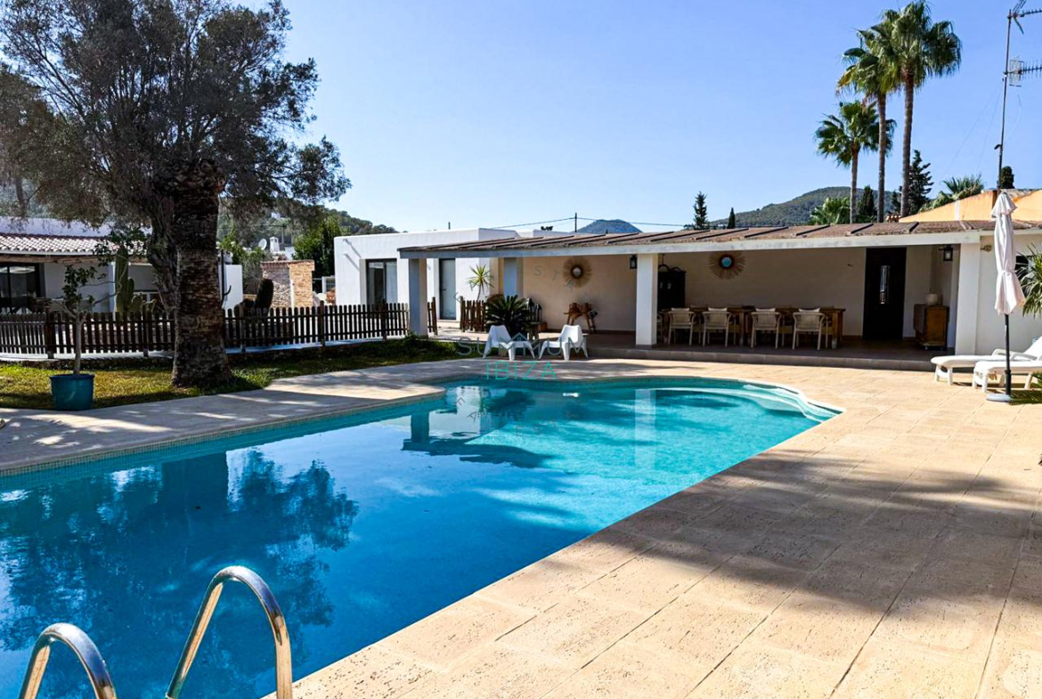 Bonita villa con Piscina cerca de Sant Jordi.