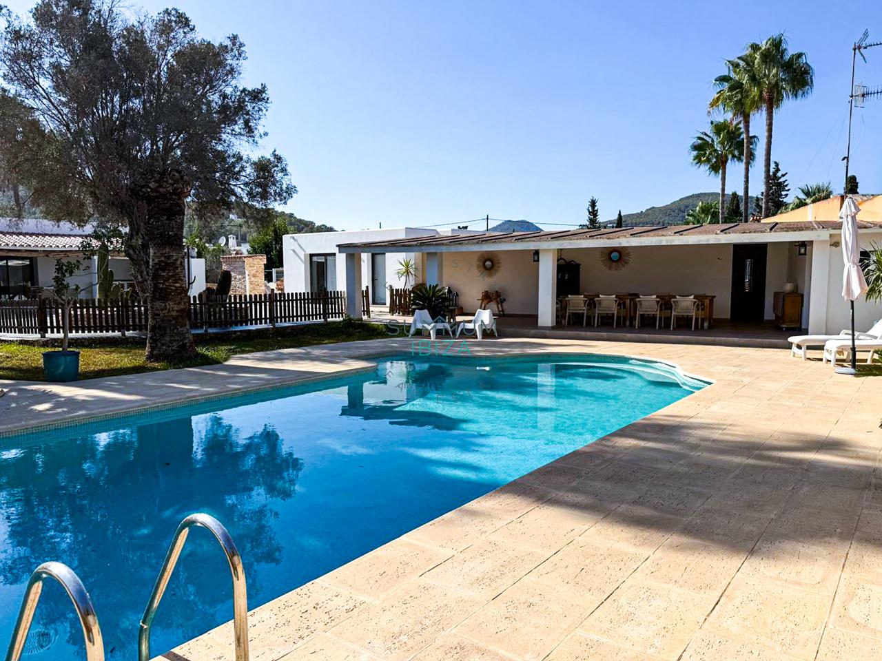 Bonita villa con Piscina cerca de Sant Jordi.