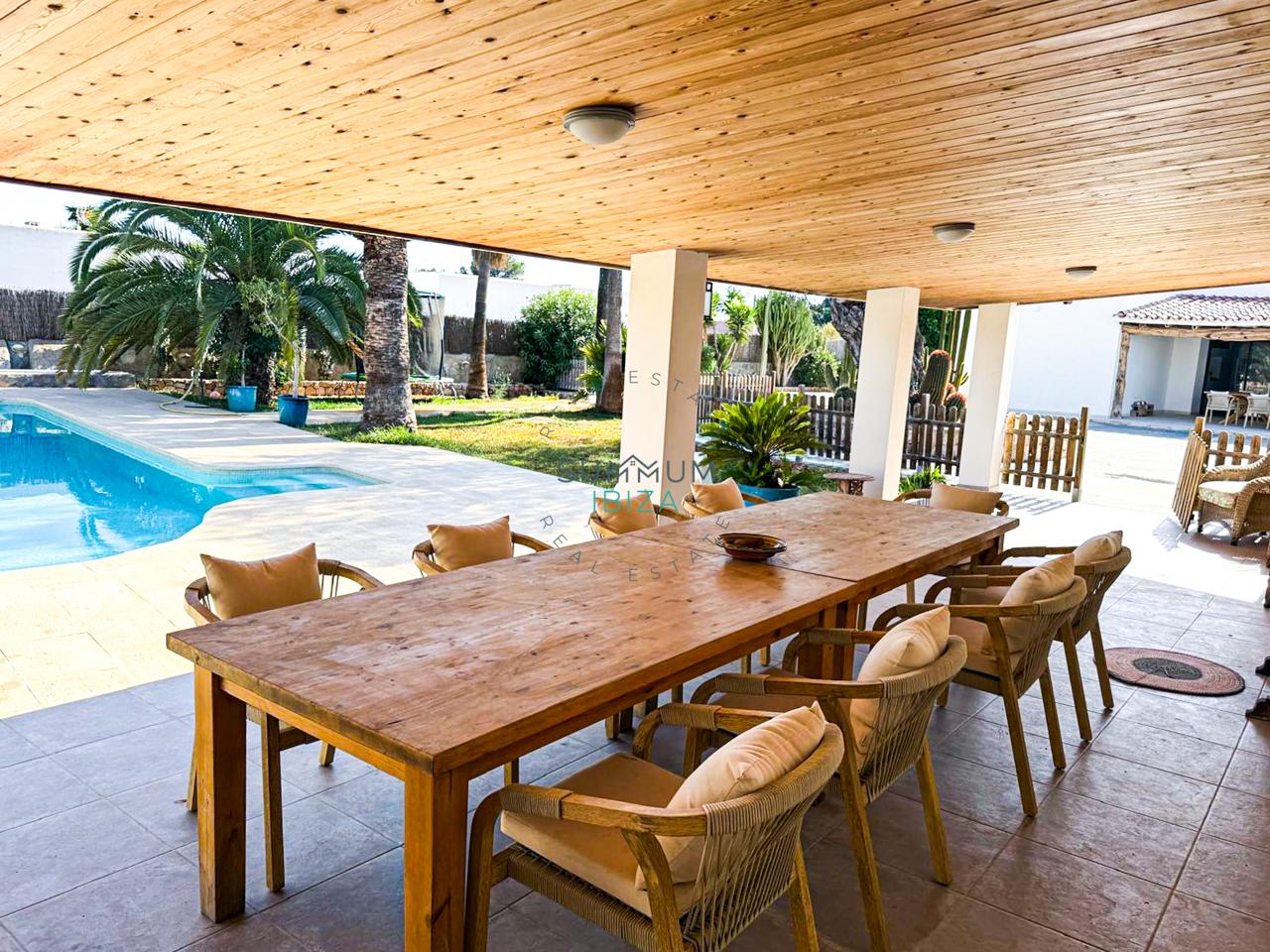Bonita villa con Piscina cerca de Sant Jordi.