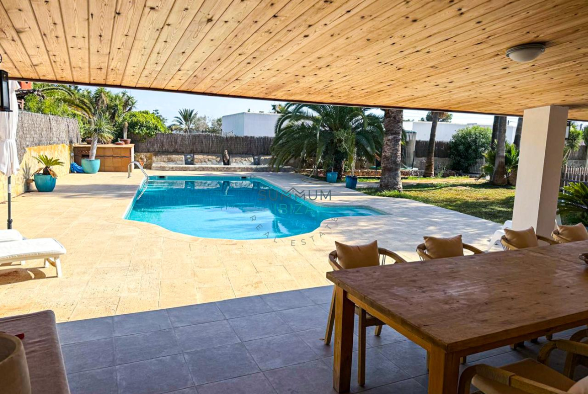 Bonita villa con Piscina cerca de Sant Jordi.