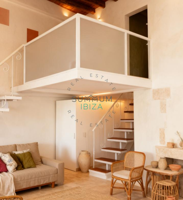Loft de 1 dormitorio con balcón en la zona histórica de Ibiza