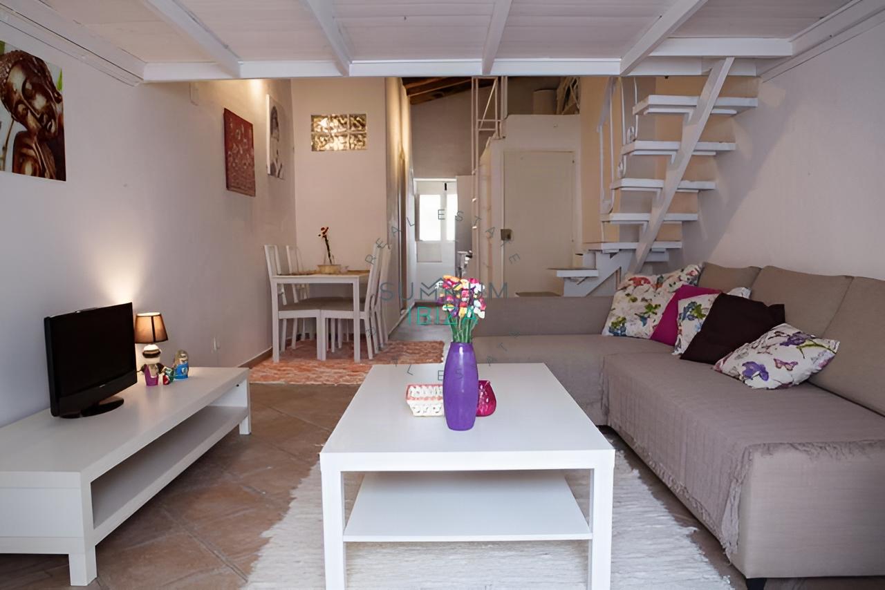 Loft de 1 dormitorio con balcón en la zona histórica de Ibiza