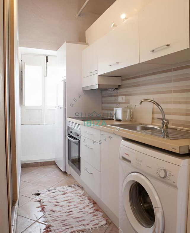 Loft de 1 dormitorio con balcón en la zona histórica de Ibiza