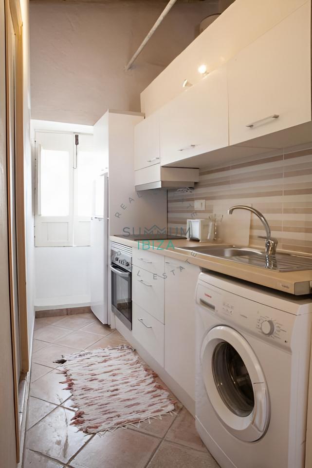 Loft de 1 dormitorio con balcón en la zona histórica de Ibiza